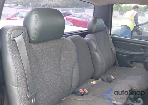 2002 Chevrolet Silverado 1500 z USA, uszkodzony, nr VIN 1GCEC14W92Z169630